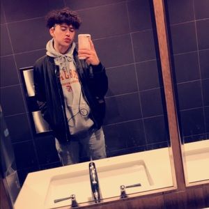 Meet your Posher, Justin